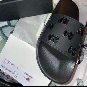 Woman’s Gucci Slide size 38 brand new in box